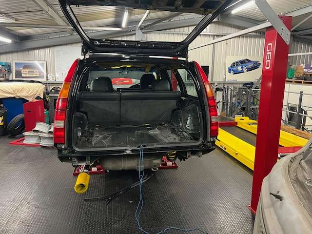 Restoration Project on the Volvo 850R – Part 19